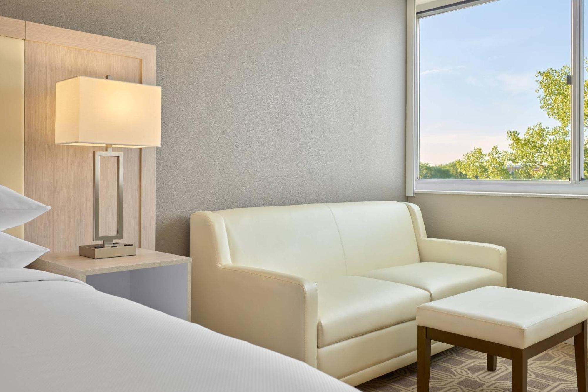 Delta Hotels By Marriott Chicago Уиллоубрук Экстерьер фото