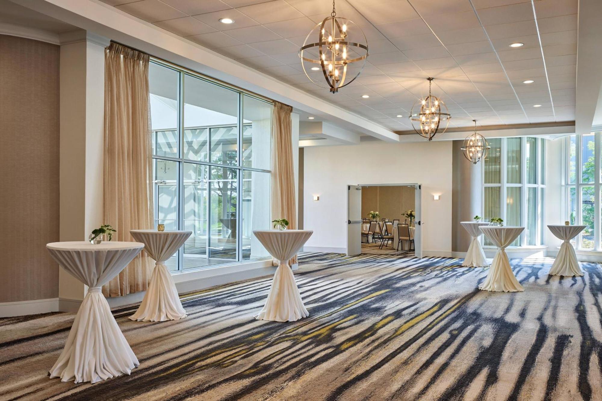 Delta Hotels By Marriott Chicago Уиллоубрук Экстерьер фото